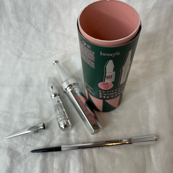 Benefit 8 piece brow set color 3 - Picture 3 of 10